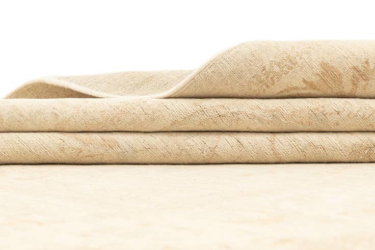 Detail image of 5' 1 x 6' 7 Hand Knotted Ziegler Rug