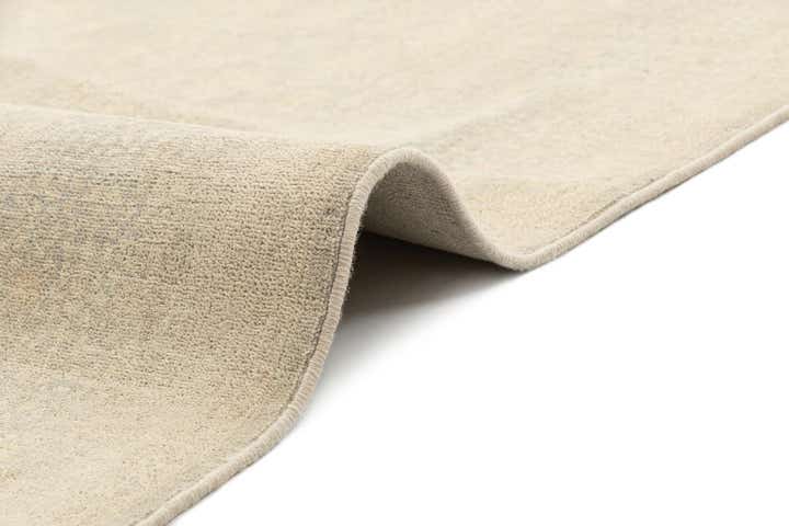 5' 9 x 8' 1 Hand Knotted Ziegler Rug
