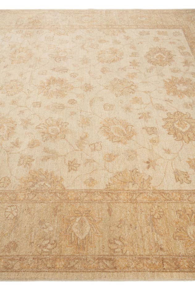 Detail image of 6' 7 x 9' 10 Ziegler Wool Rug