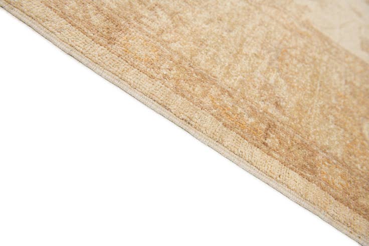 Detail image of 6' 7 x 9' 10 Ziegler Wool Rug
