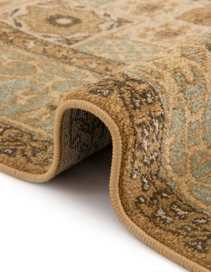 Detail image of 8' x 8' Amina Round Rug