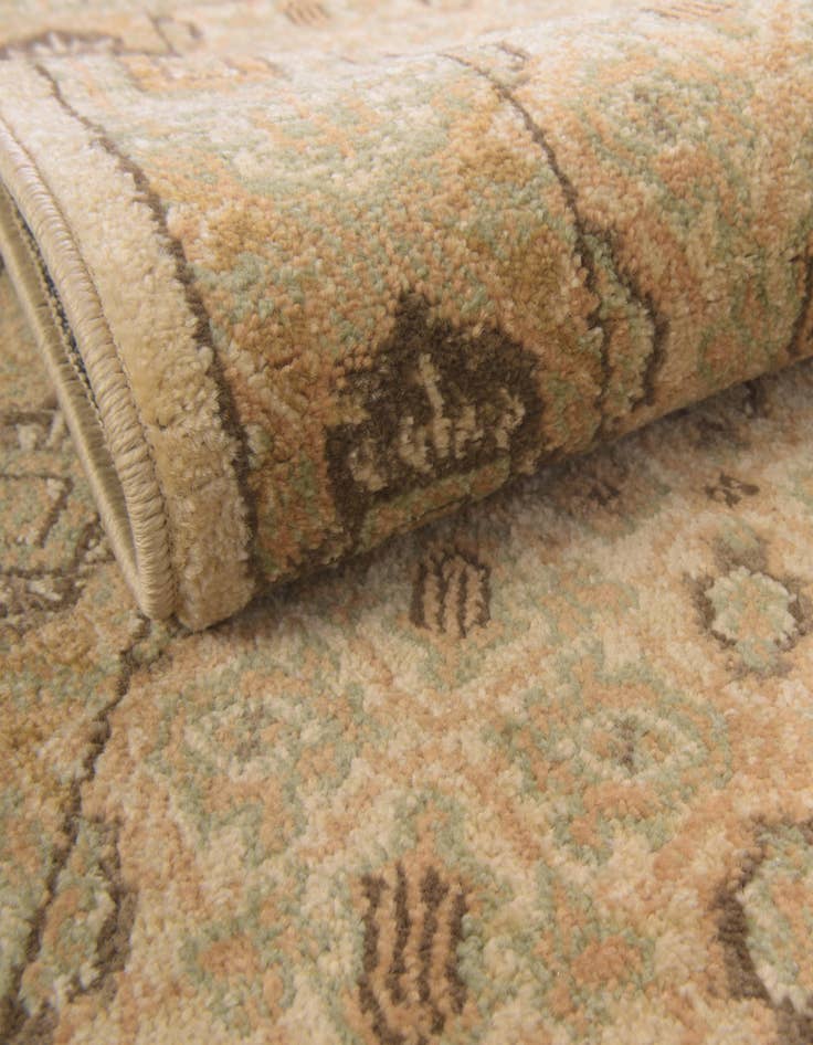 Detail image of 3' 3 x 3' 3 Amina Round Rug