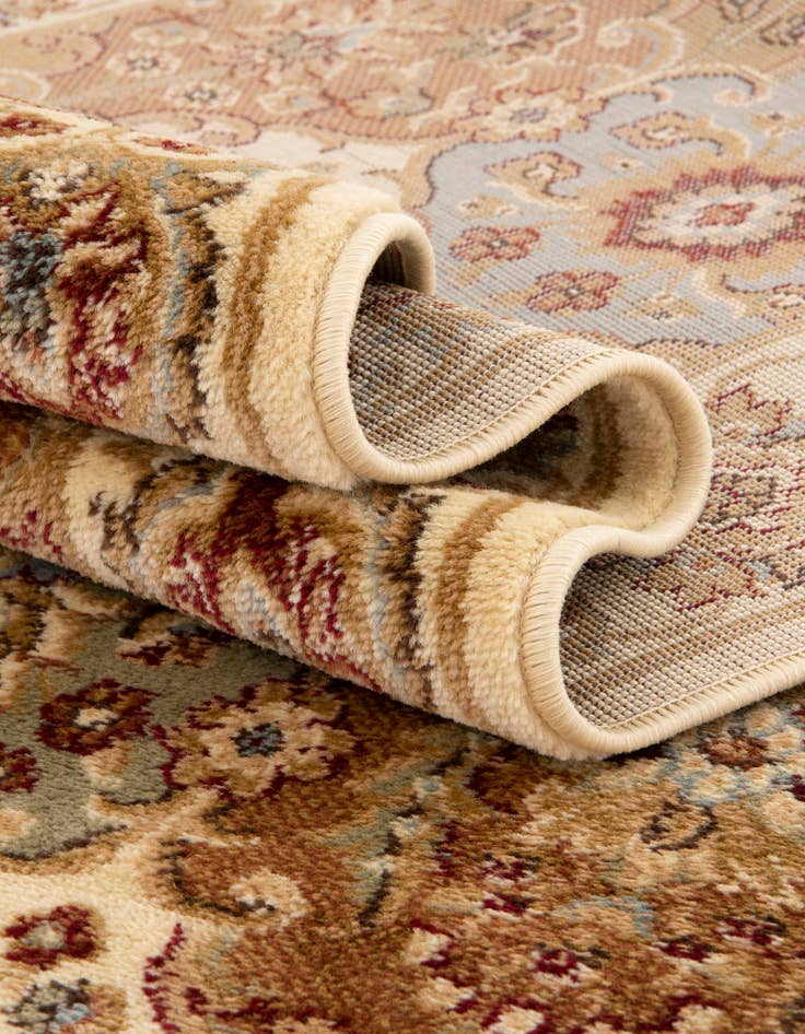 Detail image of 6' x 6' Classic Agra Round Rug