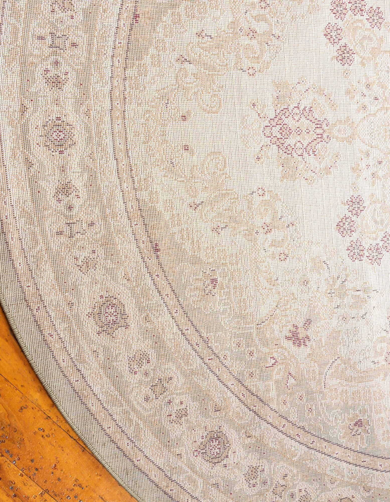 7' 10 x 7' 10 Classic Aubusson Round Rug