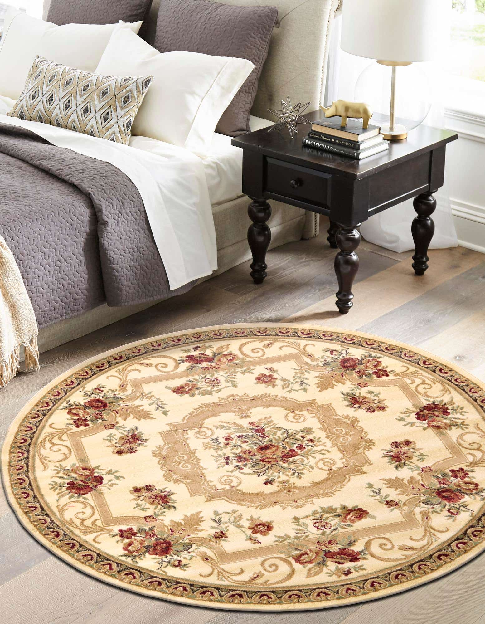 Detail image of 7' 10 x 7' 10 Classic Aubusson Round Rug