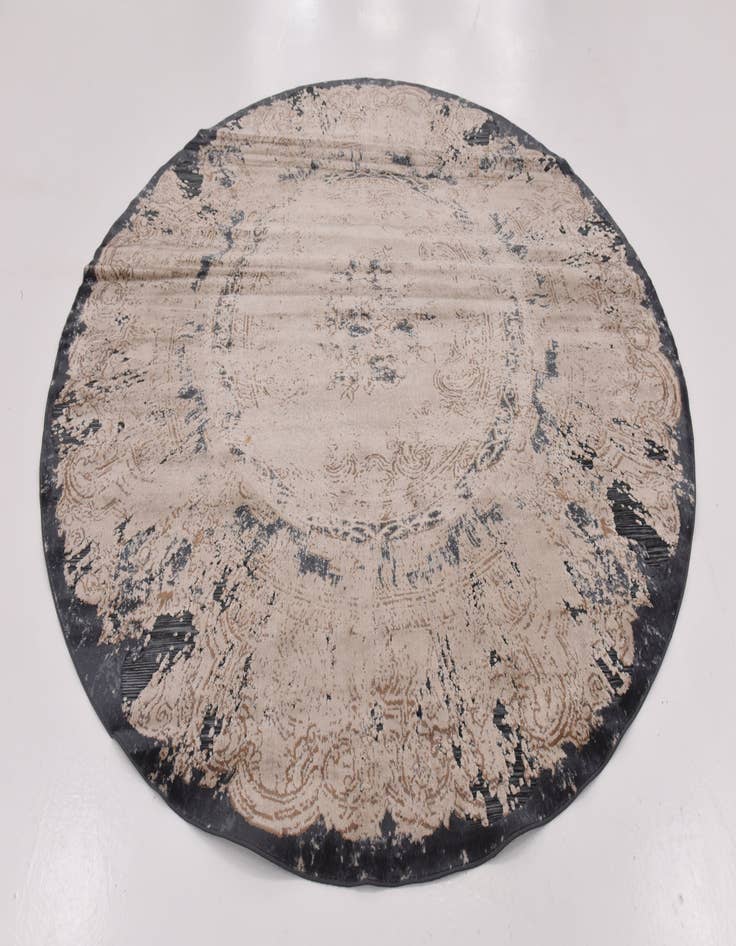 Detail image of 8' x 8' Eliza Round Rug