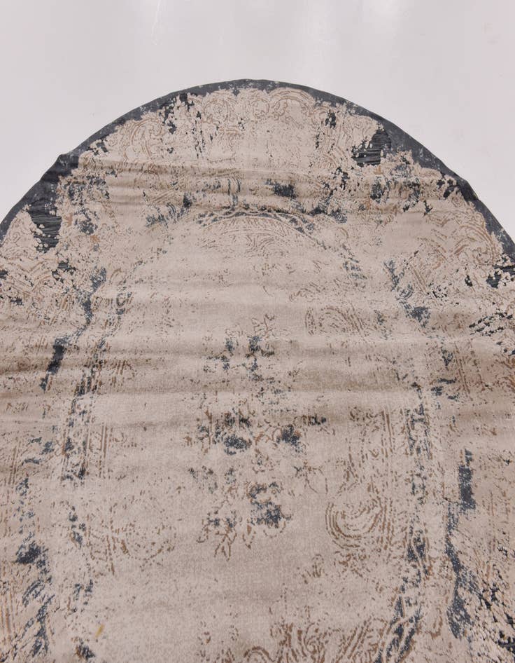 Detail image of 8' x 8' Eliza Round Rug