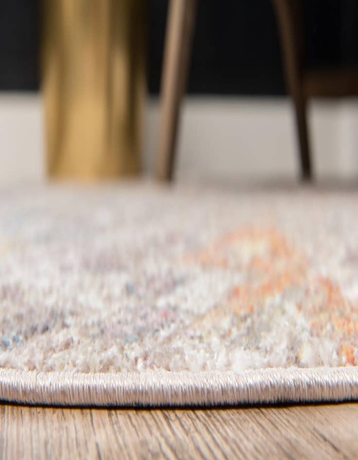 Detail image of 5' x 5' Madrid Round Rug