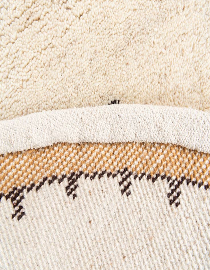Detail image of 6' 5 x 6' 5  Hand Knotted Moroccan Wool Round Rug