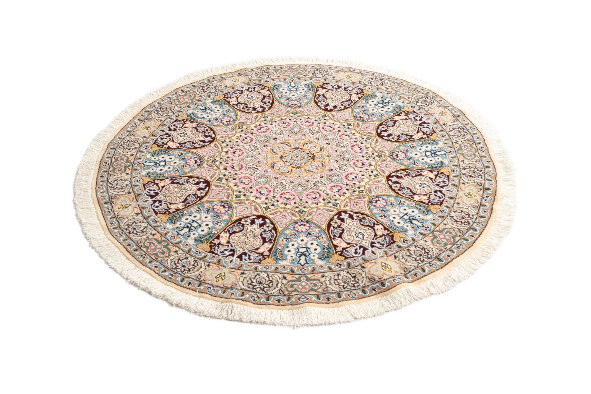4' 8 x 4' 9 Nain Wool Round Rug