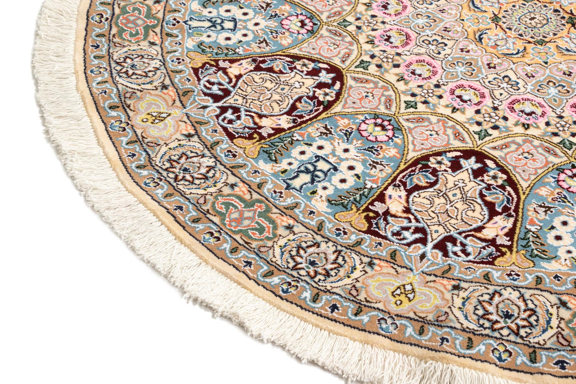 4' 8 x 4' 9 Nain Wool Round Rug
