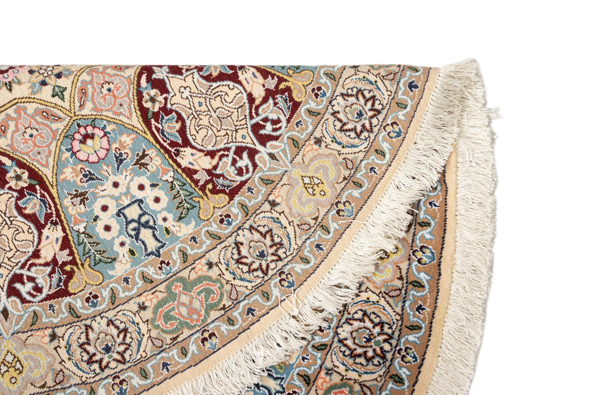 4' 8 x 4' 9 Nain Wool Round Rug