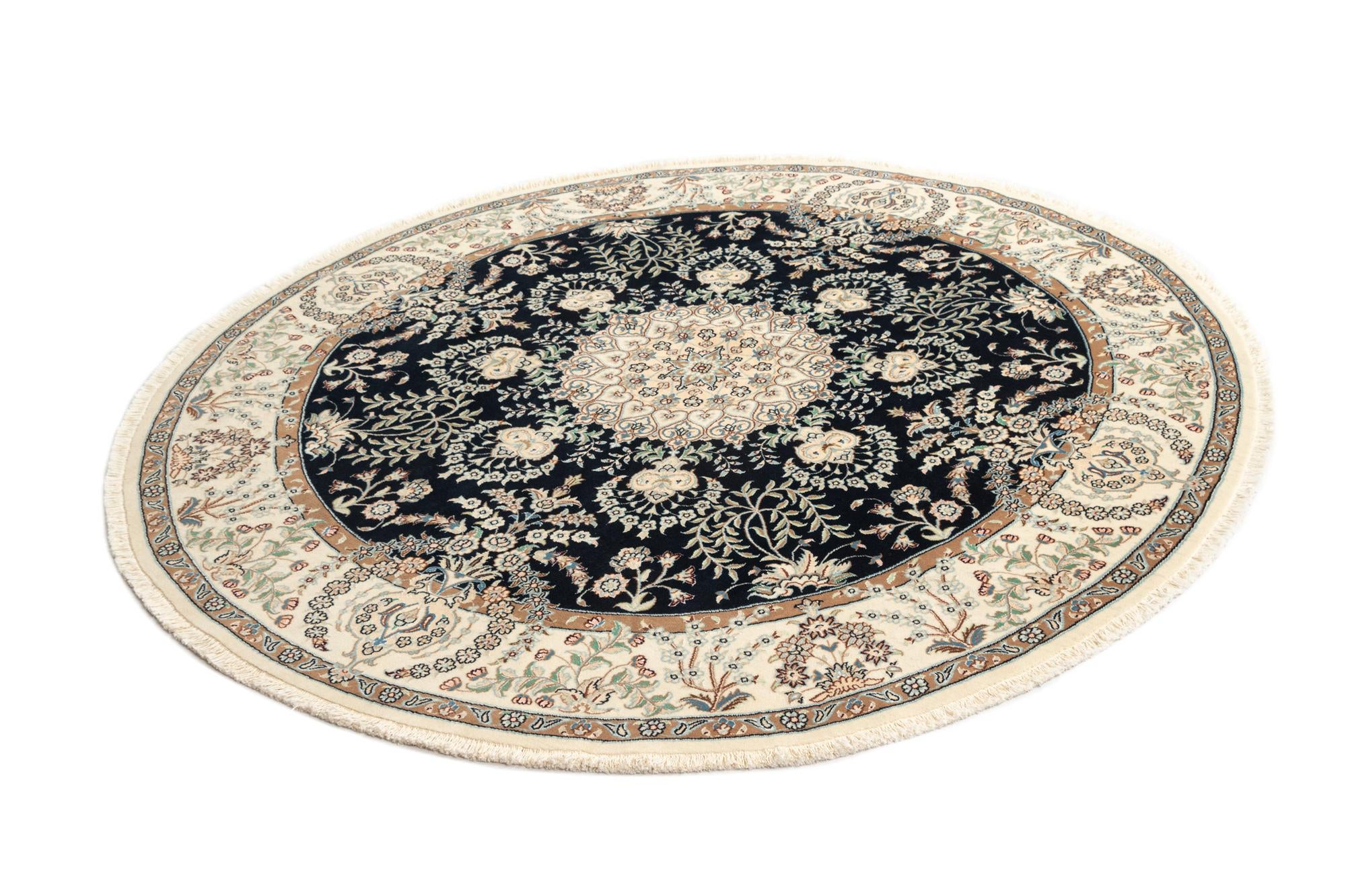 6' 7 x 6' 7 Nain Round Rug