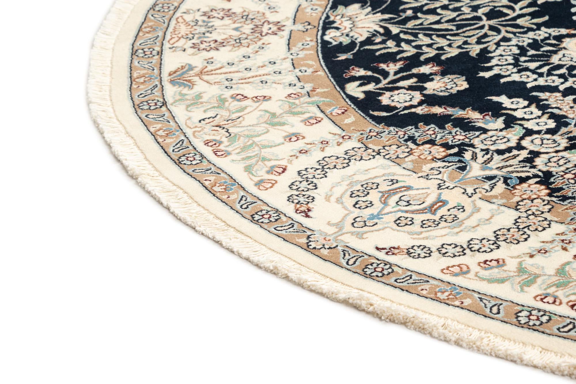 6' 7 x 6' 7 Nain Round Rug