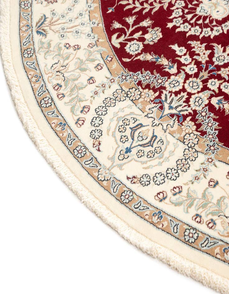 Detail image of 6' 7 x 6' 7 Nain Round Rug