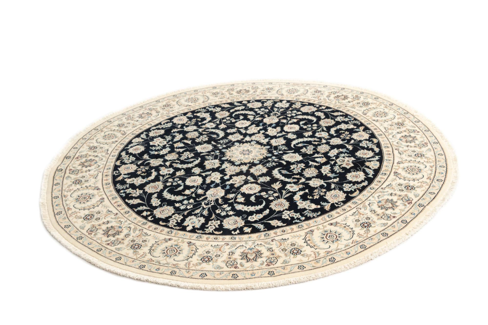 6' 7 x 6' 7 Nain Round Rug