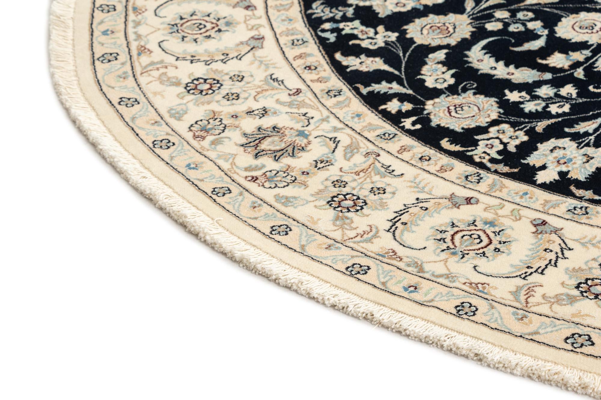 6' 7 x 6' 7 Nain Round Rug