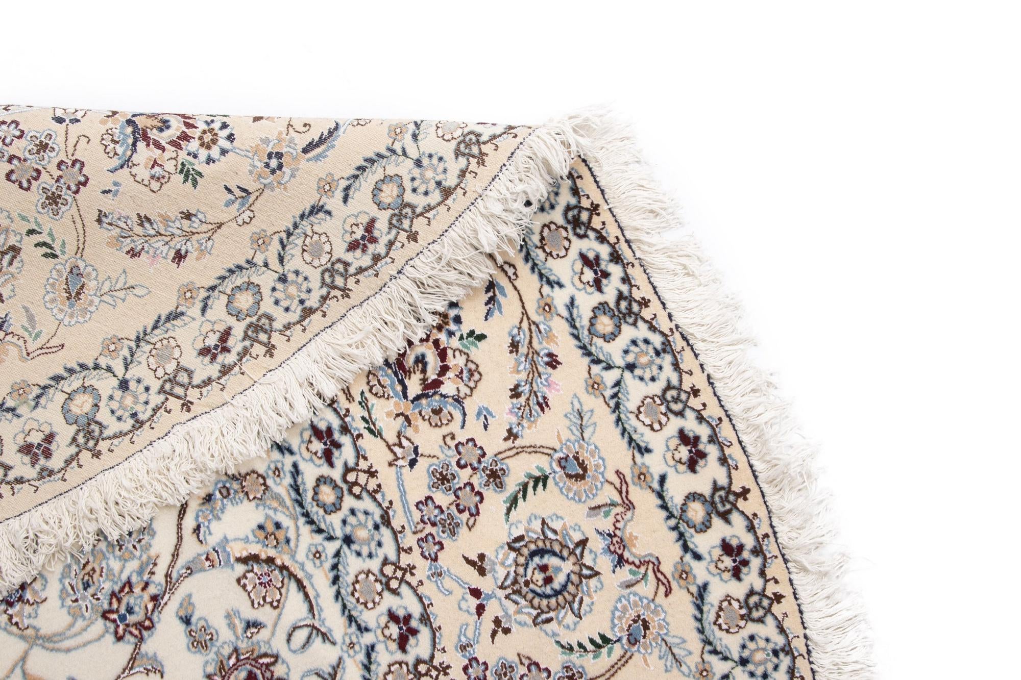 7' 10 x 7' 10 Nain Round Rug