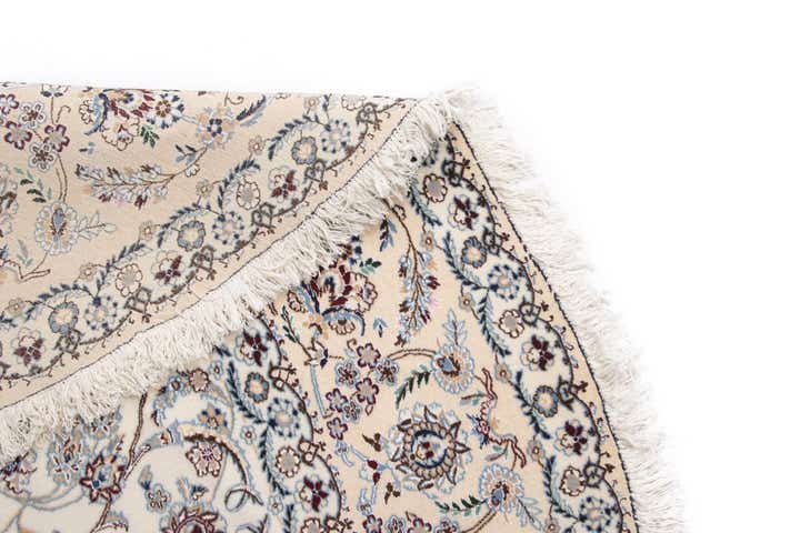 7' 10 x 7' 10 Nain Round Rug