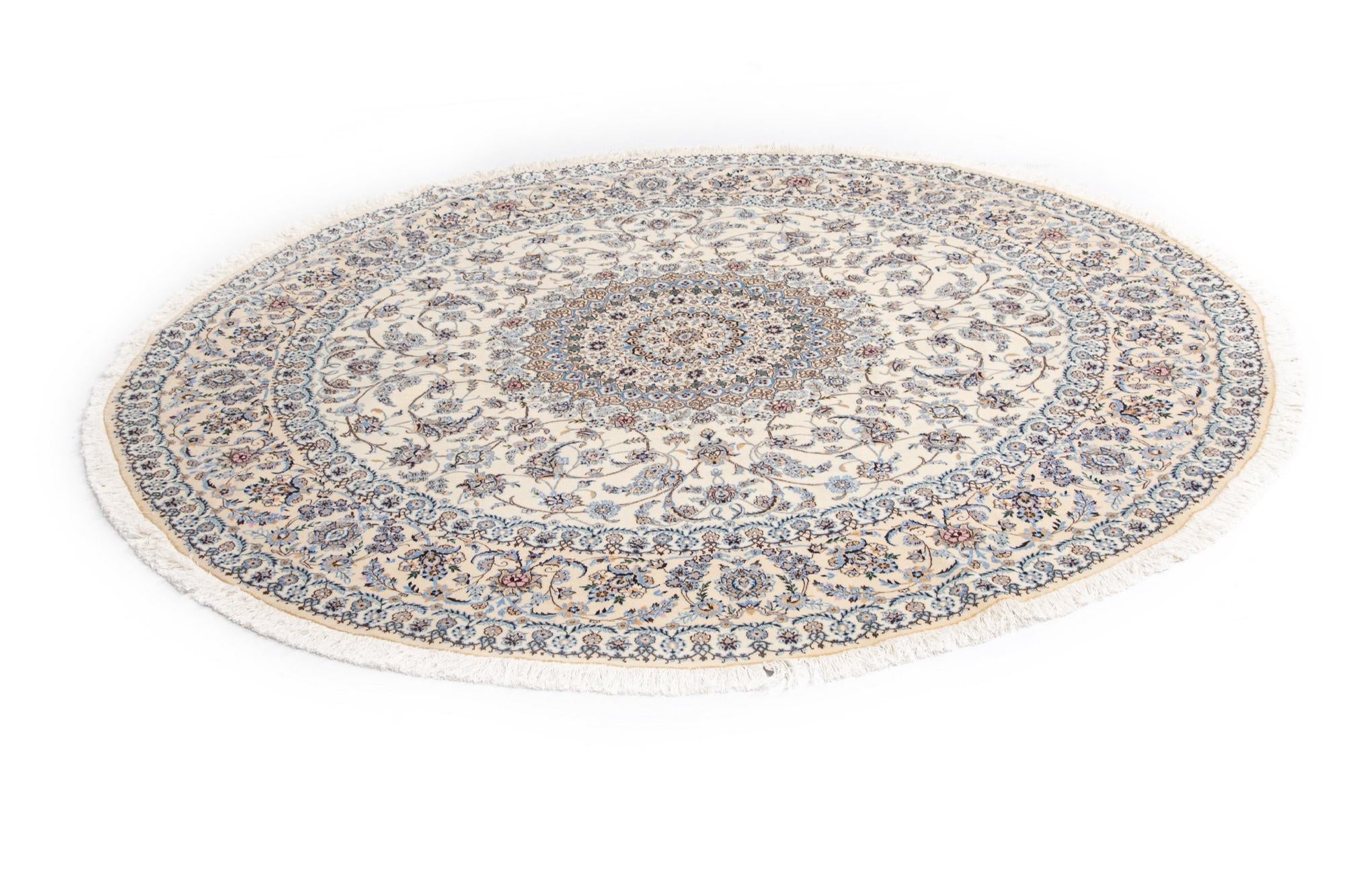 8' 1 x 8' 1 Nain Round Rug