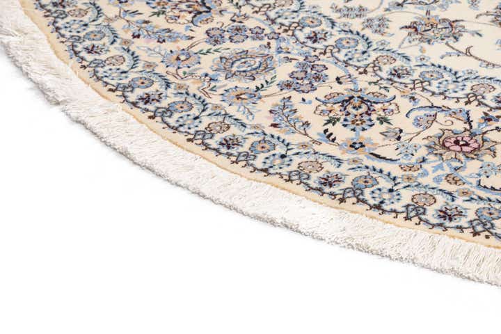 8' 1 x 8' 1 Nain Round Rug