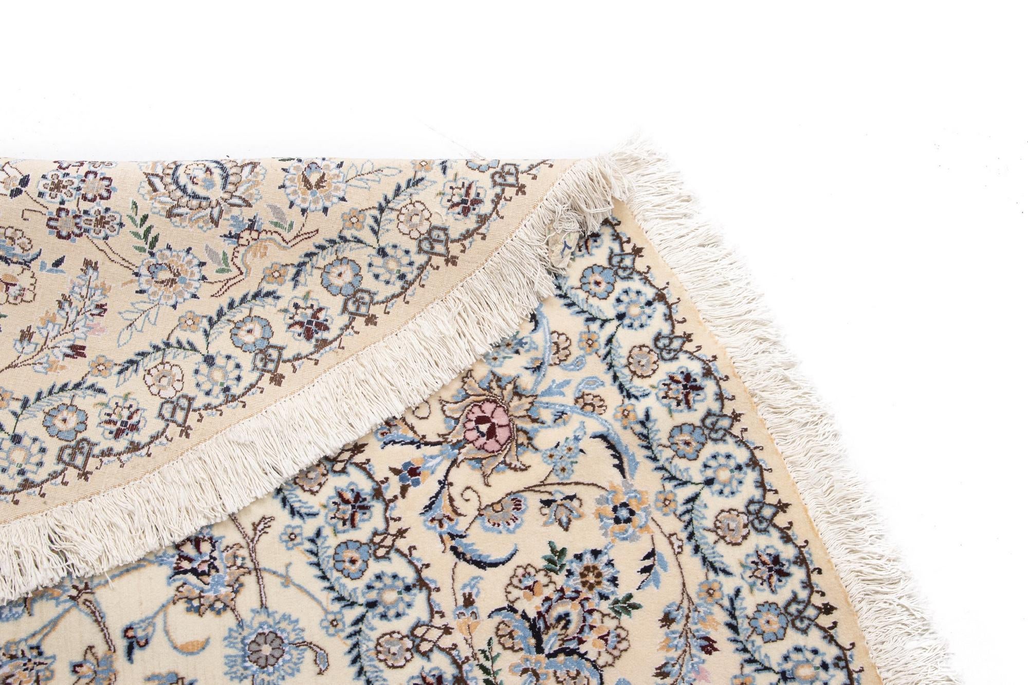8' 1 x 8' 1 Nain Round Rug