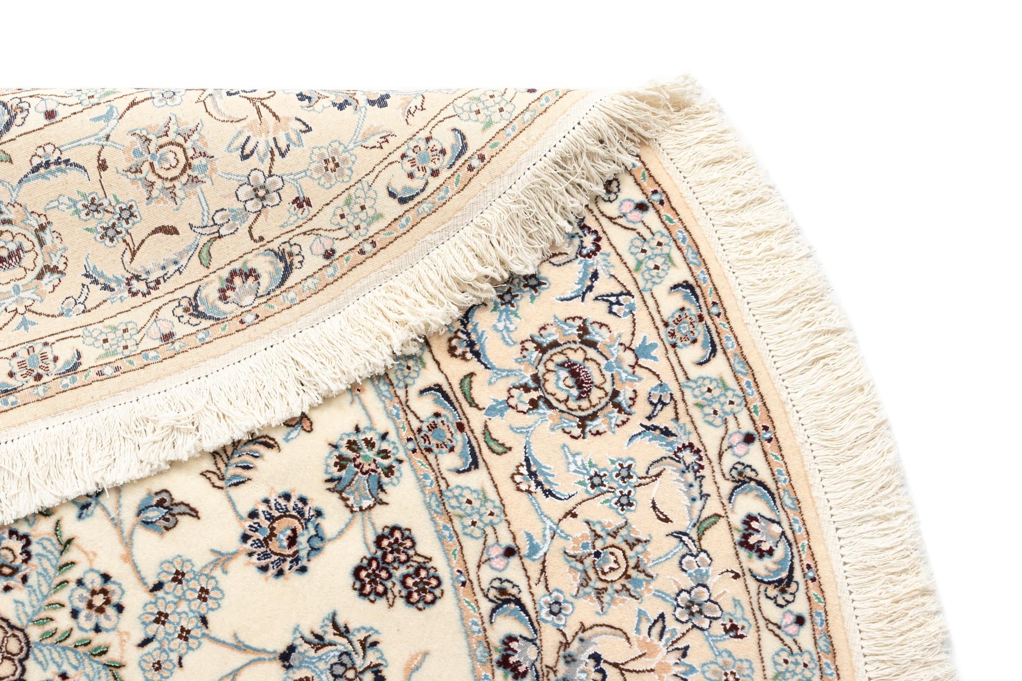 6' 6 x 6' 7 Nain Round Rug