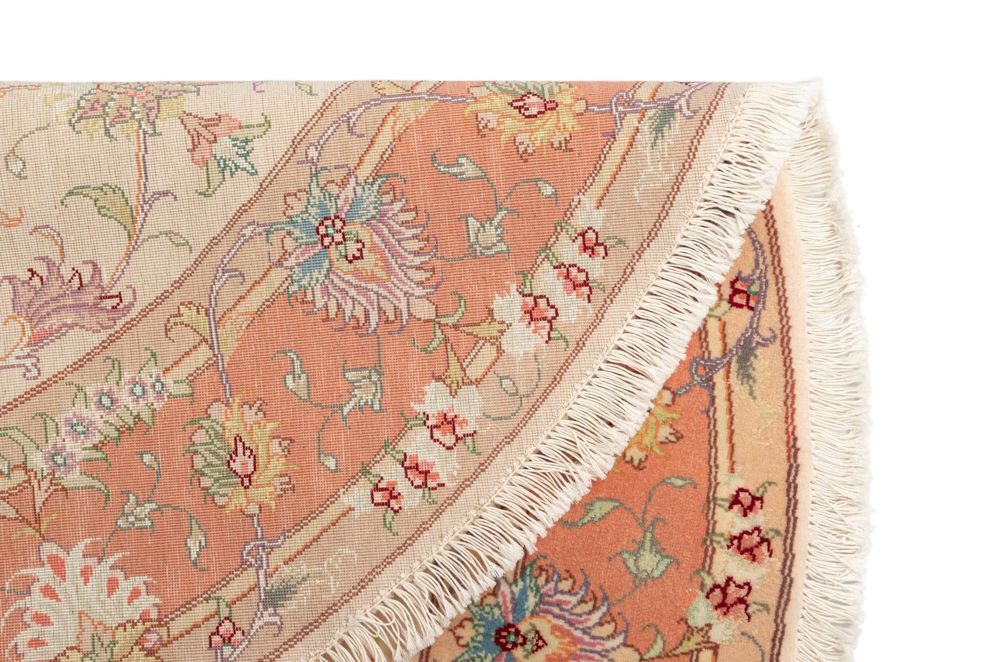 4' 11 x 4' 11 Tabriz Round Rug