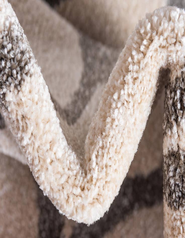 Detail image of 8' x 8' Trellis Round Rug