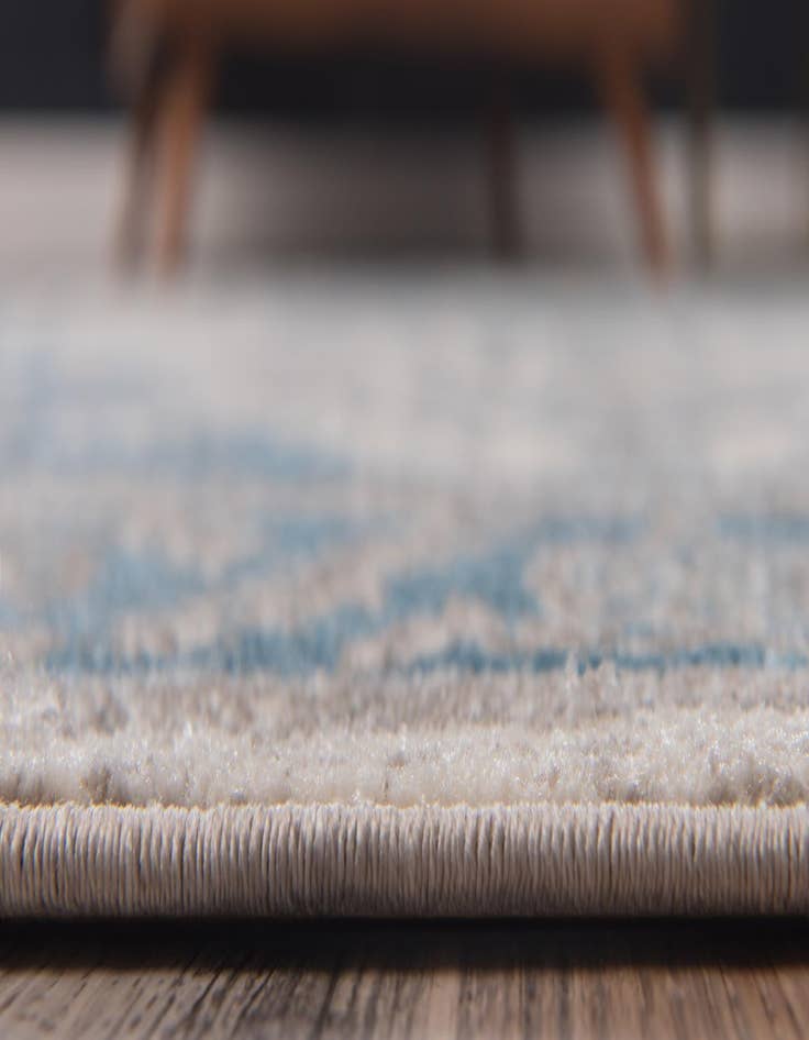 Detail image of 6' x 6' Vienna Round Rug