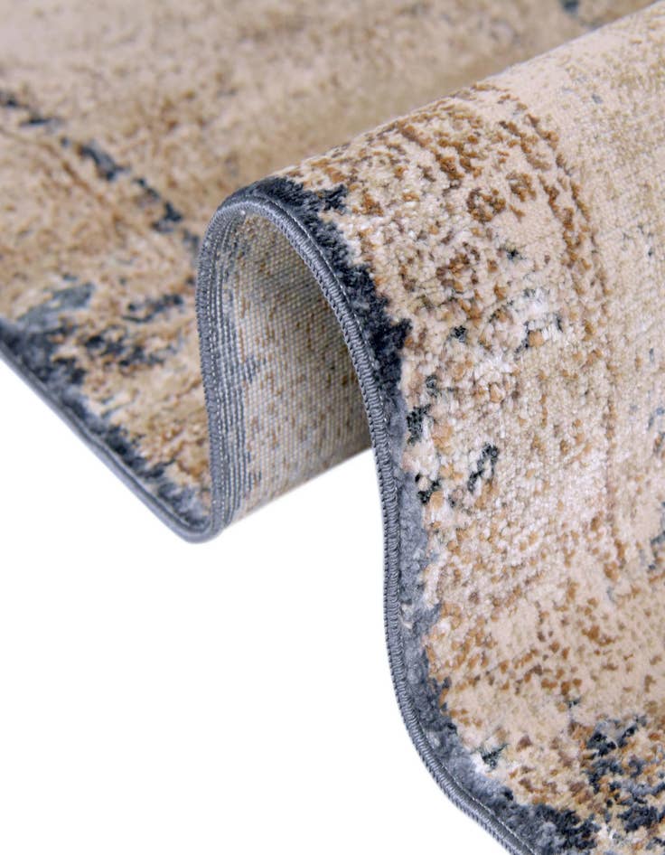 Detail image of 7' 10 x 7' 10 Villa Round Rug