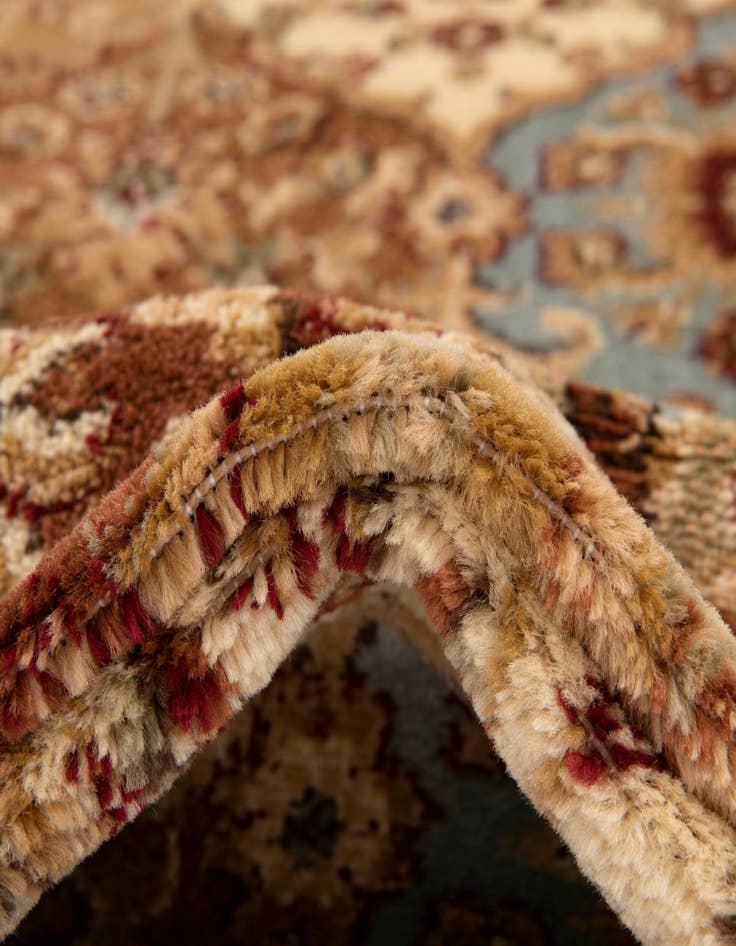 Detail image of 2' 2 x 6' Classic Agra Runner Rug