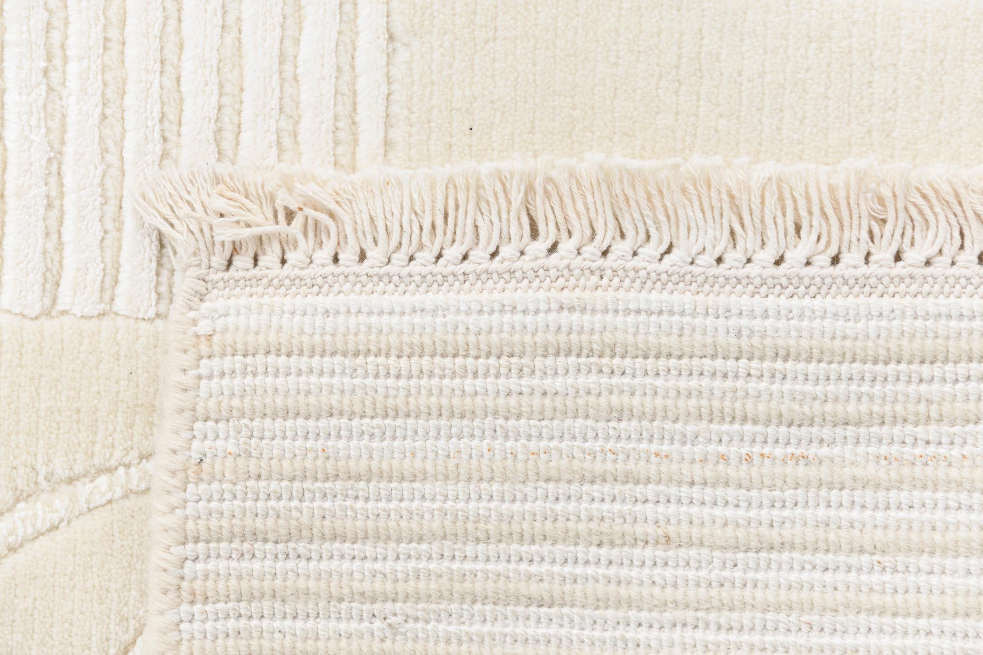 2' 9 x 10' Hand Knotted Darya Wool Runner Rug