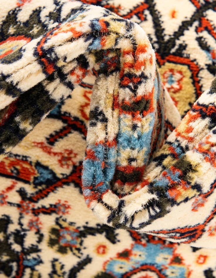 Detail image of 2' x 8' 2 Isfahan Design Runner Rug