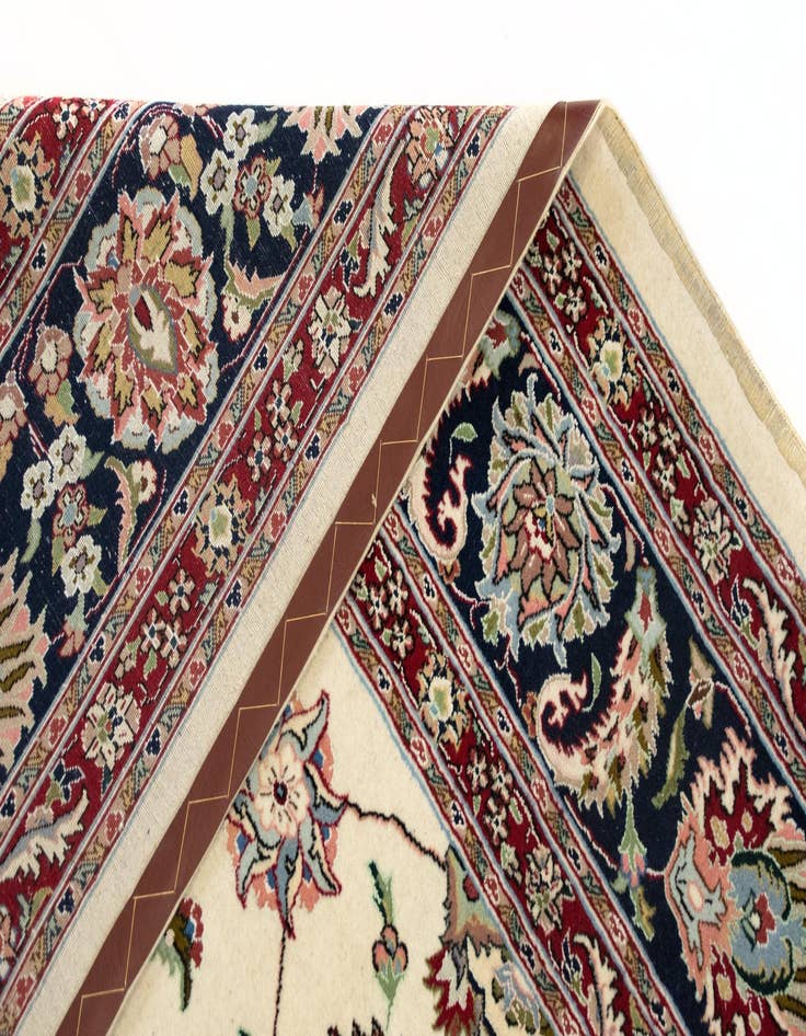 Detail image of 6' 10 x 20' 1 Hand Knotted Isfahan Persian Runner Rug