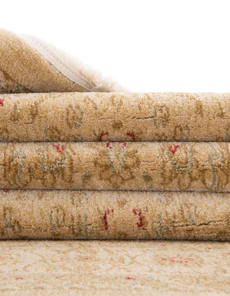 Detail image of 2' 7 x 10' Kensington Runner Rug