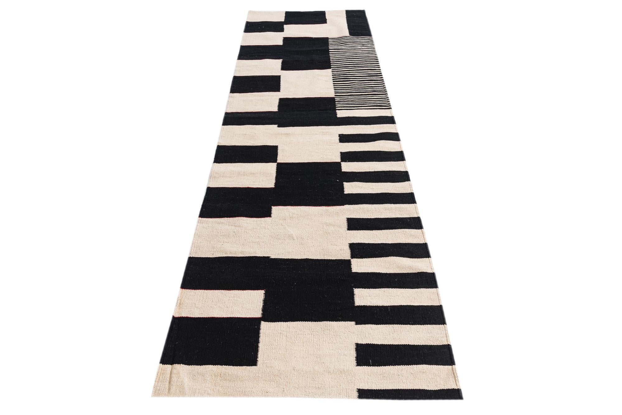 2' 8 x 9' 3 Hand Woven Kilim Modern Wool Runner Rug