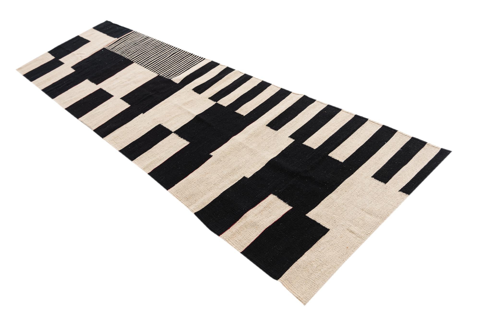 2' 8 x 9' 5 Hand Woven Kilim Modern Wool Runner Rug