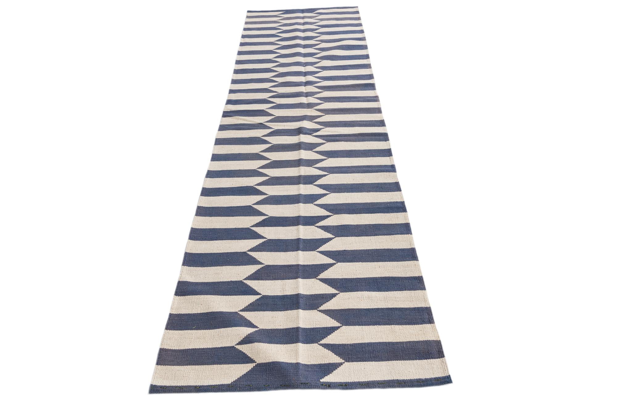 2' 8 x 9' 8 Hand Woven Kilim Modern Wool Runner Rug