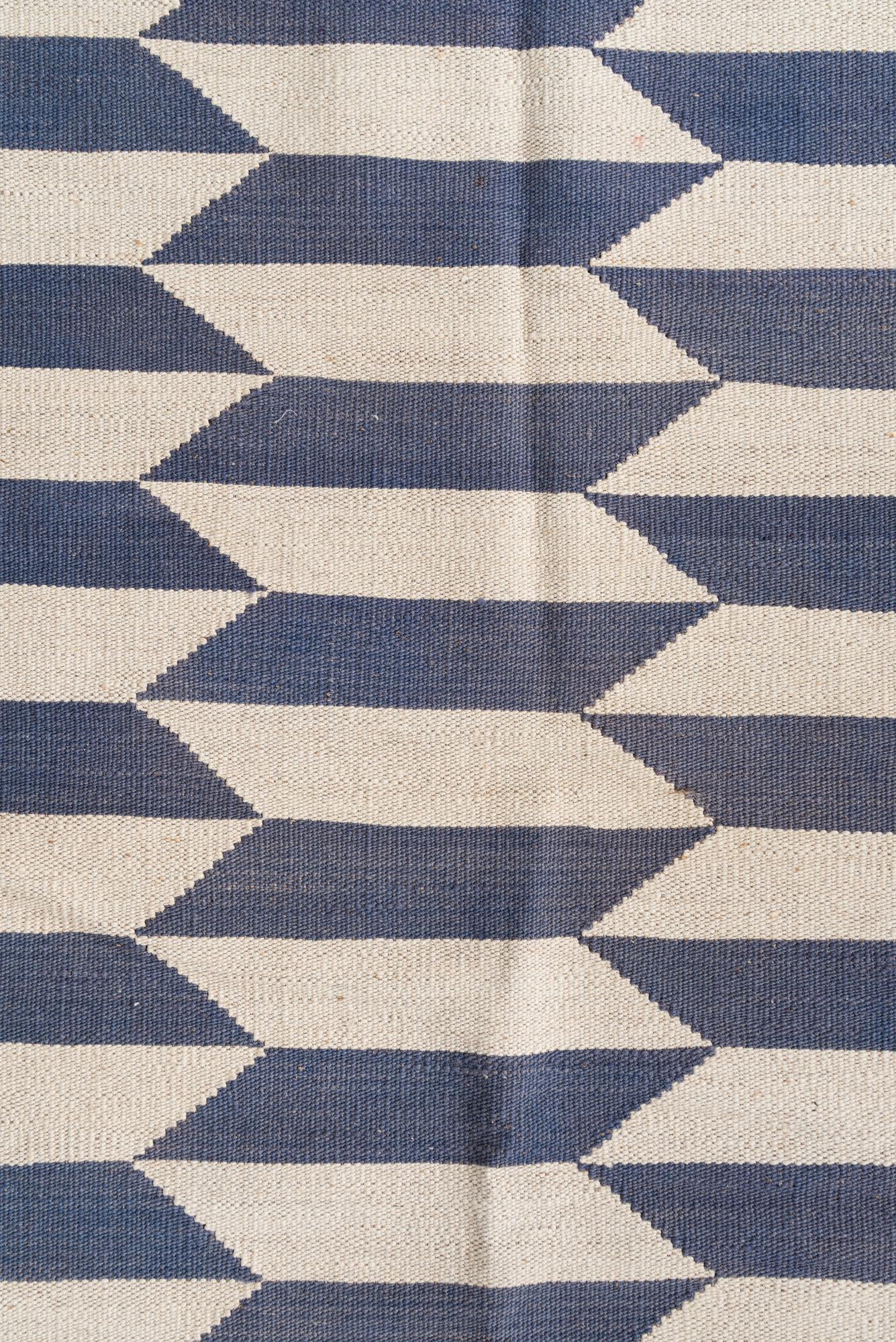 2' 8 x 9' 8 Hand Woven Kilim Modern Wool Runner Rug