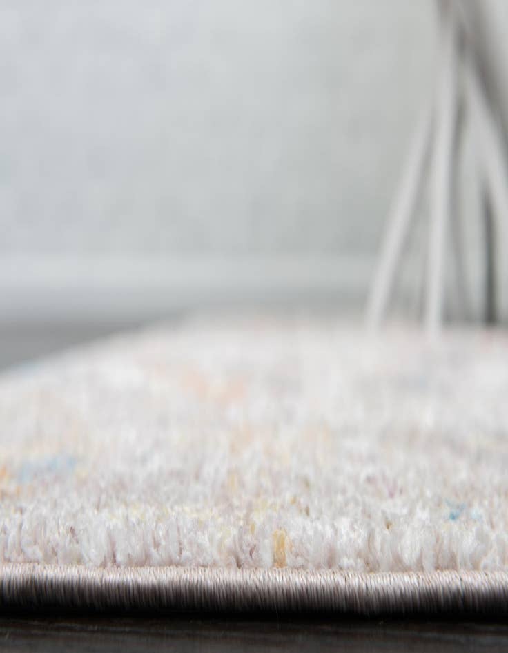 Detail image of 2' 7 x 8' 2 Madrid Runner Rug