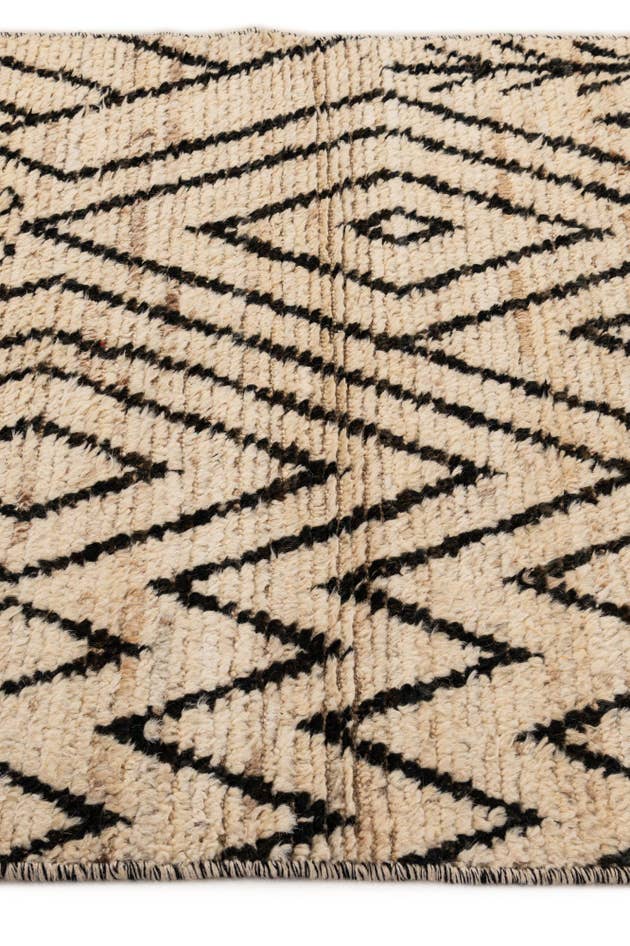 Detail image of 3' 5 x 16' 6 Hand Knotted Moroccan Wool Runner Rug
