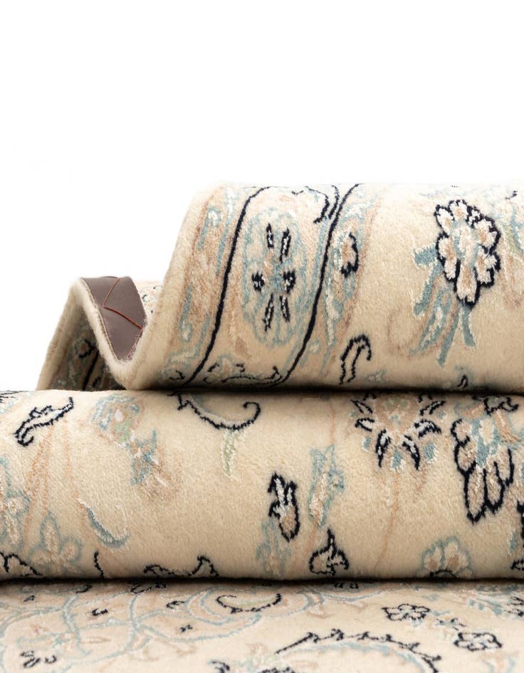 Detail image of 2' 11 x 10' Nain Wool Runner Rug