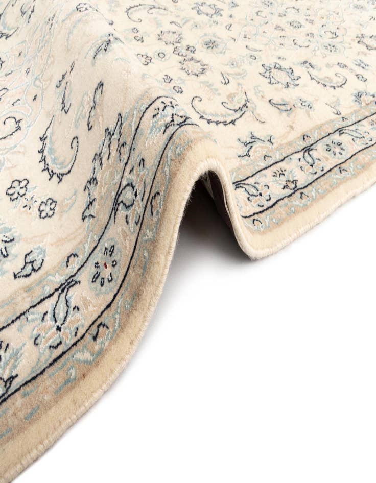 Detail image of 2' 11 x 10' Nain Wool Runner Rug