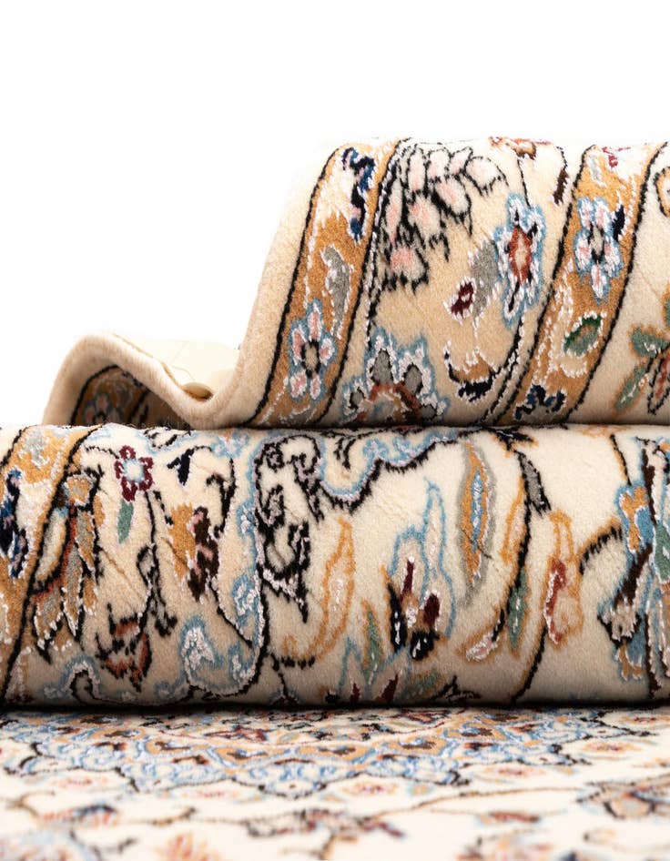 Detail image of 2' 8 x 13' Nain Runner Rug