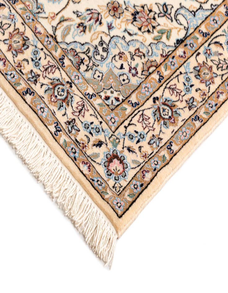Detail image of 2' 8 x 13' Nain Runner Rug