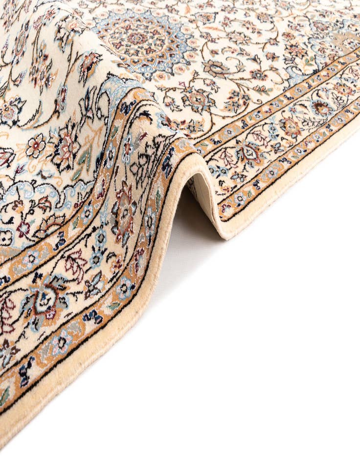 Detail image of 2' 8 x 13' Nain Runner Rug