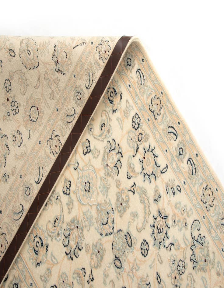 Detail image of 2' 11 x 16' 5 Nain Wool Runner Rug