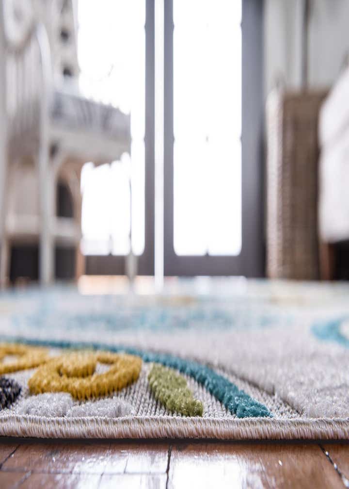 2' x 6' Easy-Clean Modern Indoor / Outdoor Runner Rug