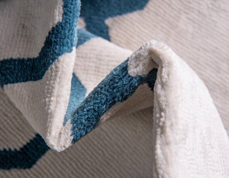 Detail image of 2' 2 x 6' Easy-Clean Oasis Indoor / Outdoor Runner Rug